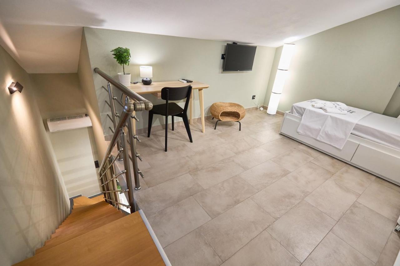Oisymi Luxury * Nea Peramos (Macedonia)